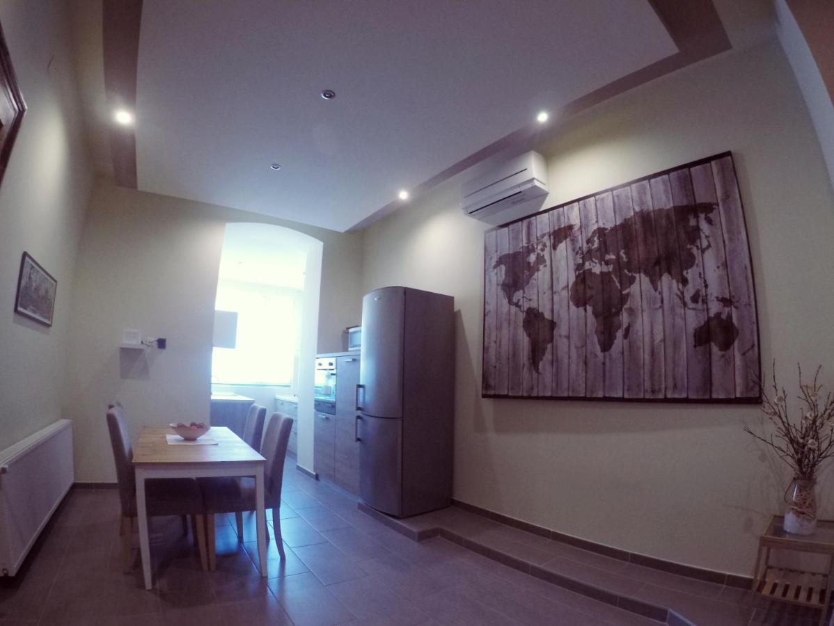 City Center Rooms Pula Exterior foto