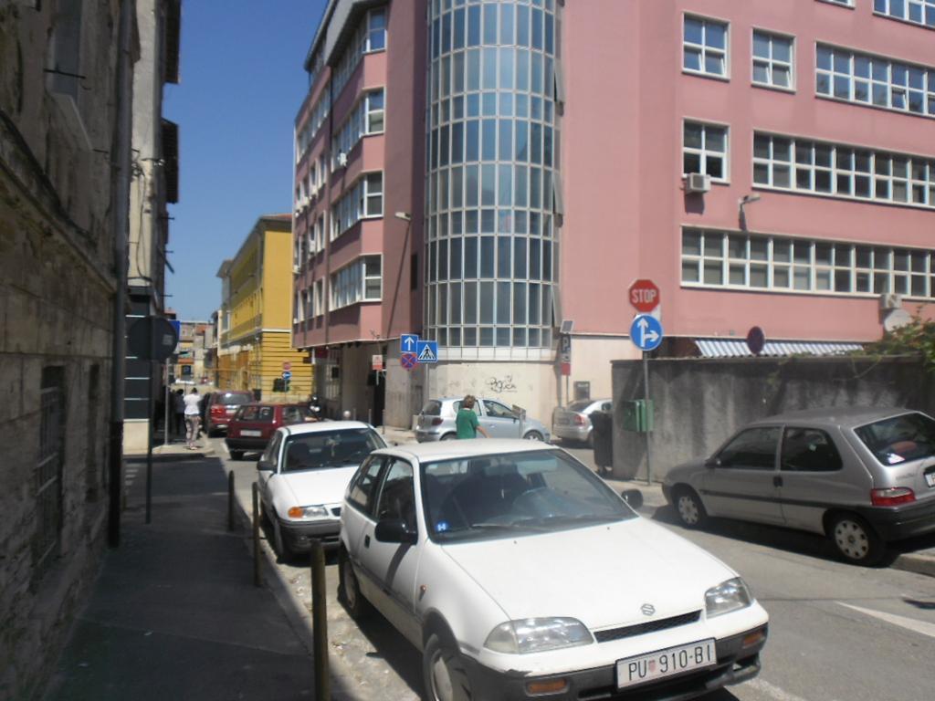 City Center Rooms Pula Exterior foto