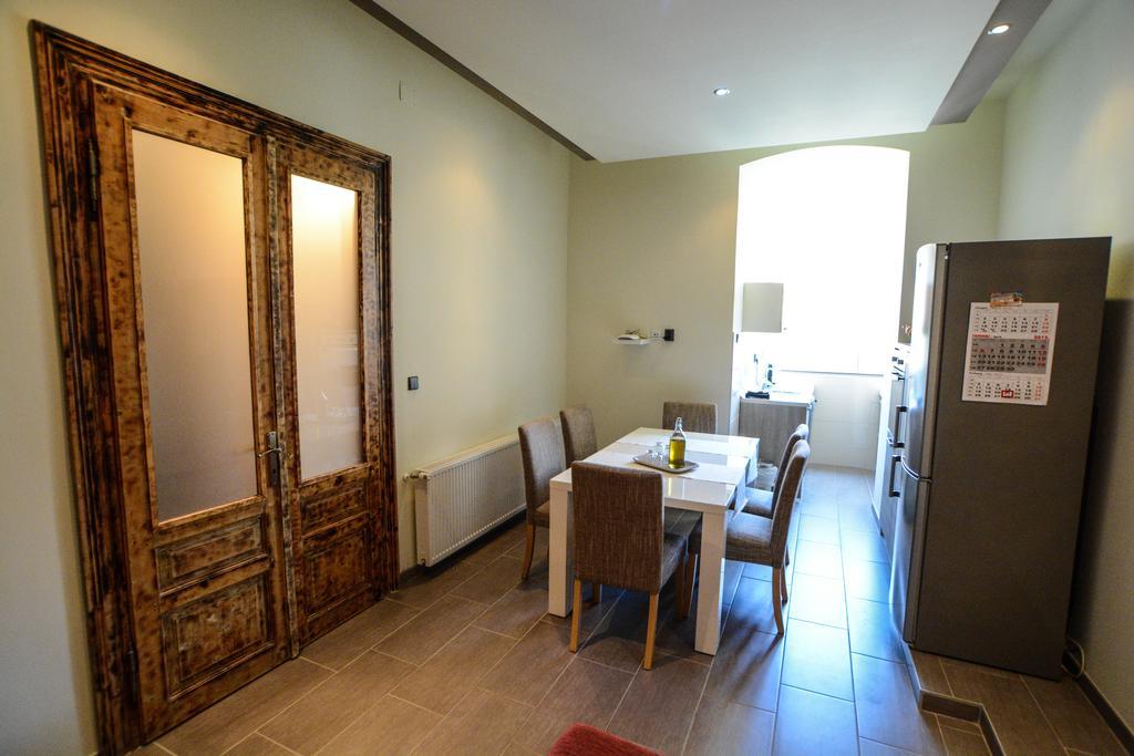 City Center Rooms Pula Exterior foto